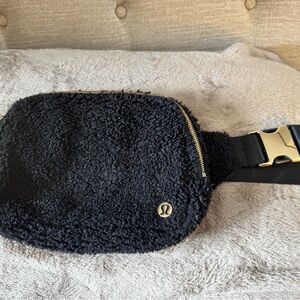 Lululemon Athletica Black Sherpa Bag with Gold Zipper